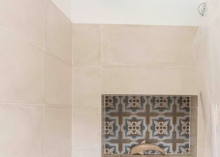 Hidden Gem 1 In Center *